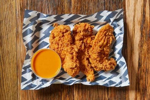 Crispy chicken with sauce