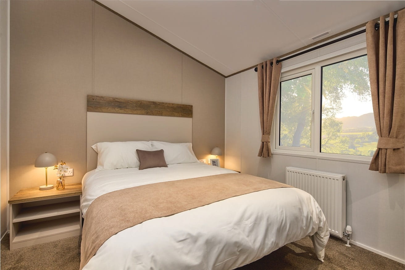 master bedroom in Willerby Boston with king-size bed