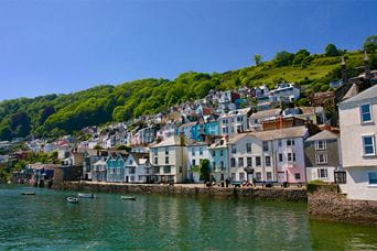 Colourful buildings overlooking the harbour in Dartmouth