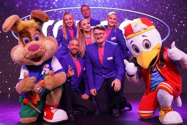 Parkdean Resorts Troupers with Starland Krew
