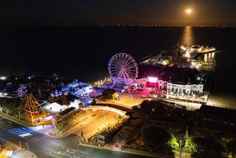 Clacton pier's amusements at night