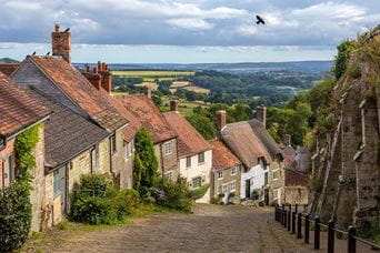 Gold Hill's cobbled street and traditional cottages
