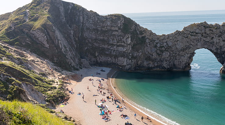 durdle door rock formation and beach