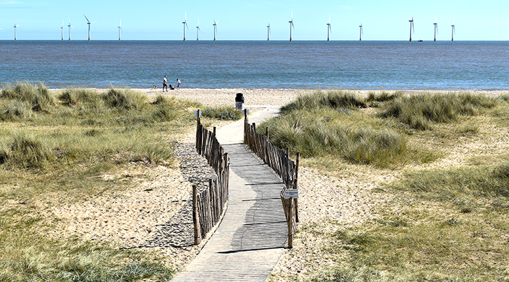 path leading to Great Yarmouth beach