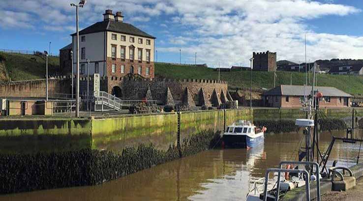 Gunsgreen House and river