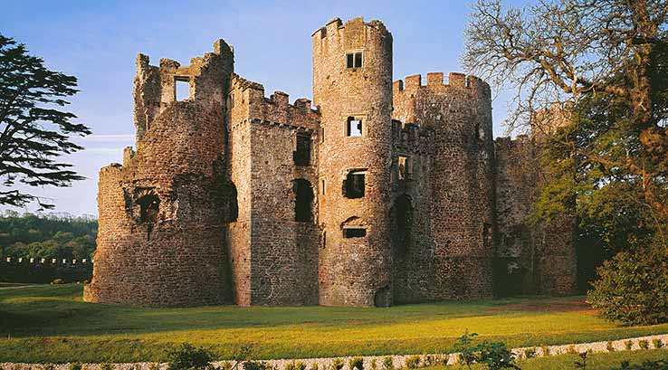 Laugharne castle exterior