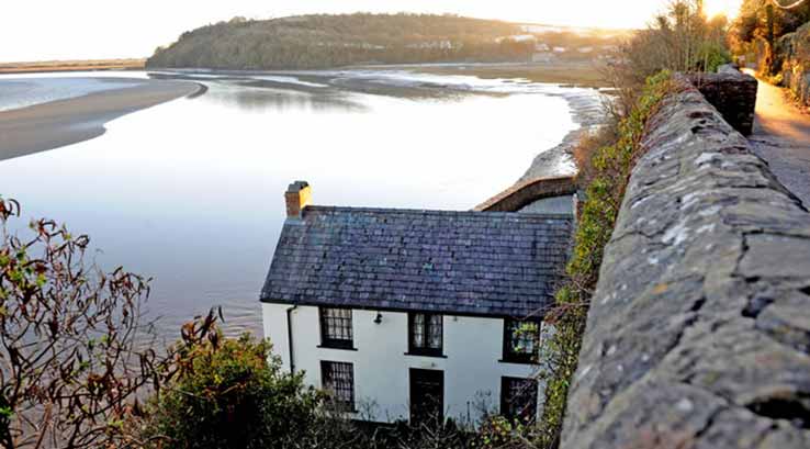 exterior of Dylan Thomas Boathouse