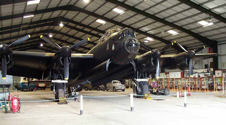 hanger with world war 2 bomber