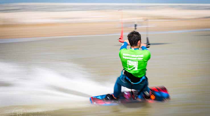 Kitesurfing