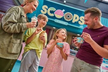Family eating scoops ice cream at parkdean resorts