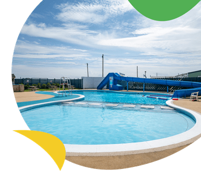 The outdoor swimming pool at Barmston Beach Holiday Park