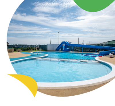 The outdoor swimming pool at Barmston Beach Holiday Park