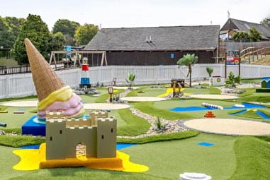 Adventure mini golf