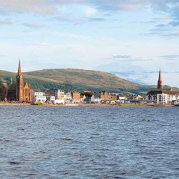 a town on the scottish coast