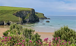 Mawgan Porth Beach on a spring day