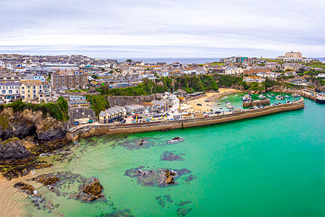 Crystal clear waters in Towan Beach and Newquay Harbour