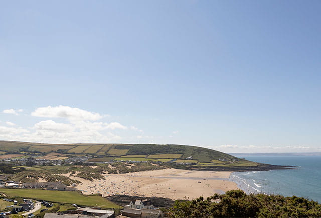 A view over Croyde Bay in Devon on a sunny day
