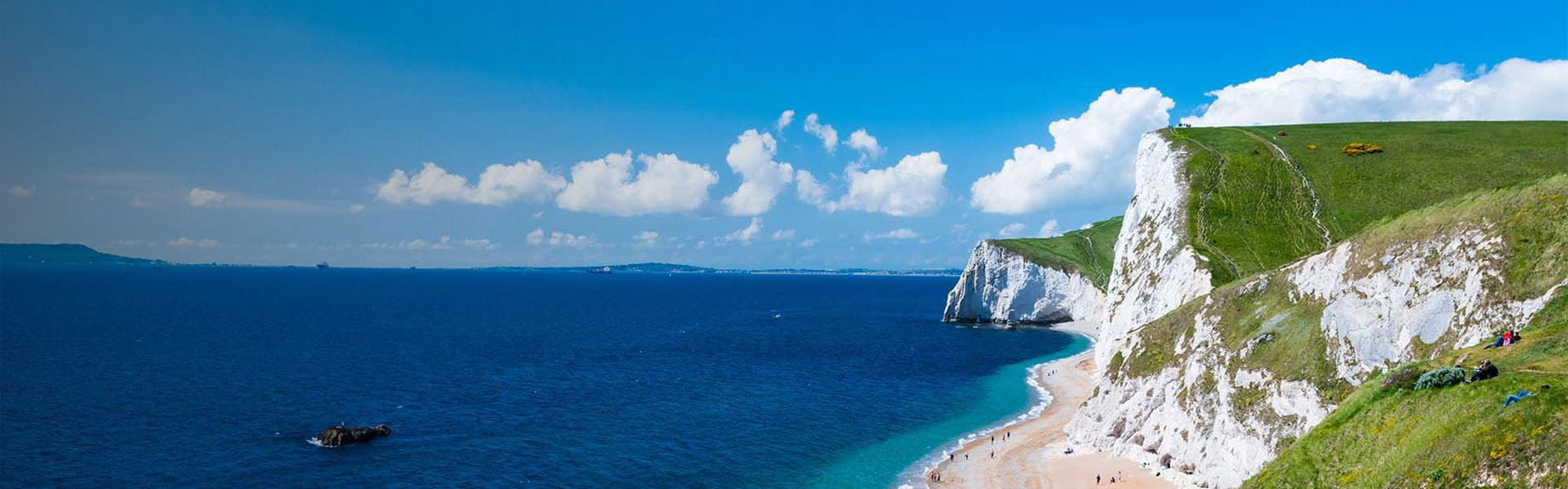 A view long the cliff-lined Dorset coastline