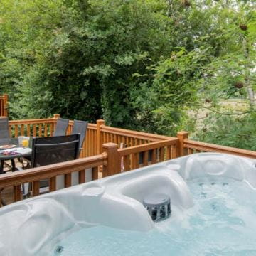 Hot tub lodge