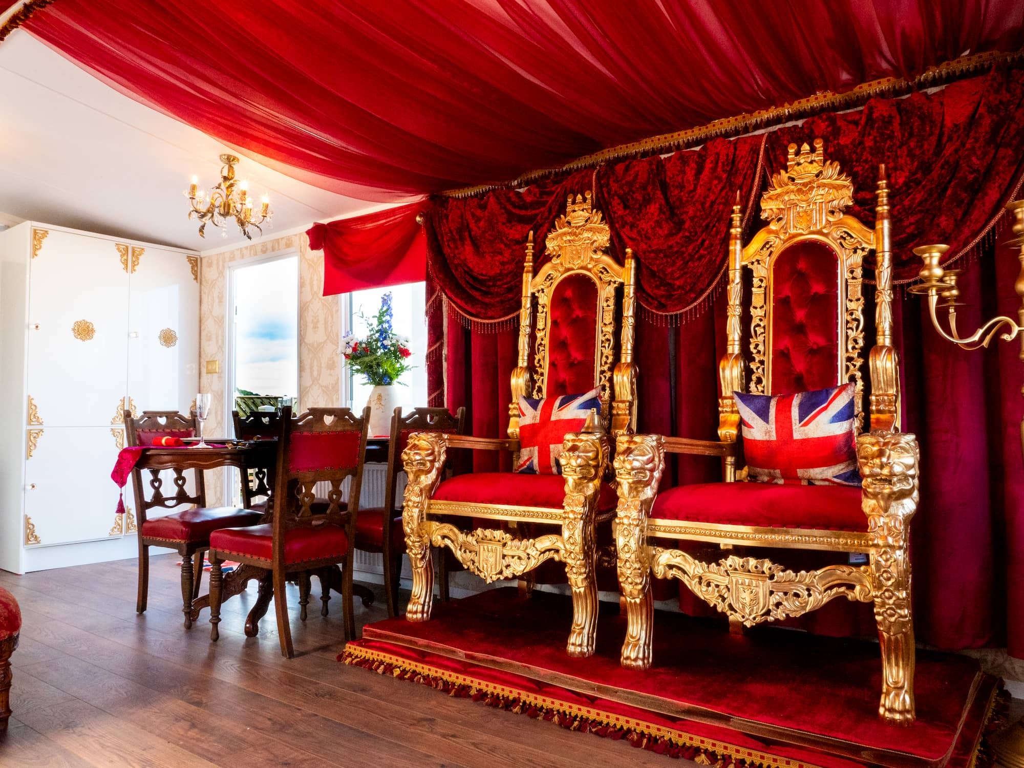 The Royal Caravan | Holiday like Royalty | Parkdean Resorts
