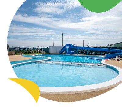 The outdoor swimming pool at Barmston Beach Holiday Park